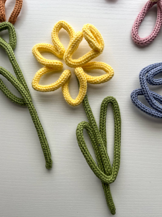 Knit Wire Daffodil
